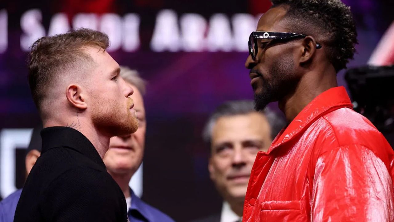 Canelo Álvarez Reclaims Undisputed Super Middleweight Title